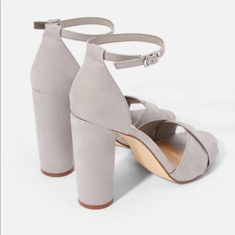 NWB HEELS - Picture 3 of 8